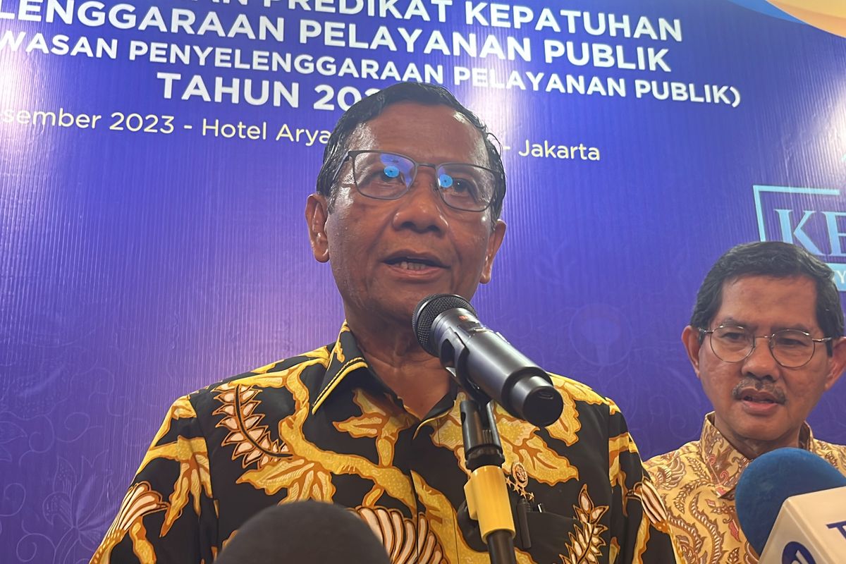Menteri Koordinator Bidang Politik, Hukum dan Keamanan (Menko Polhukam) Mahfud Md saat ditemui di Hotel Arya Duta, Manteng, Jakarta Pusat, Kamis (14/12/2023).