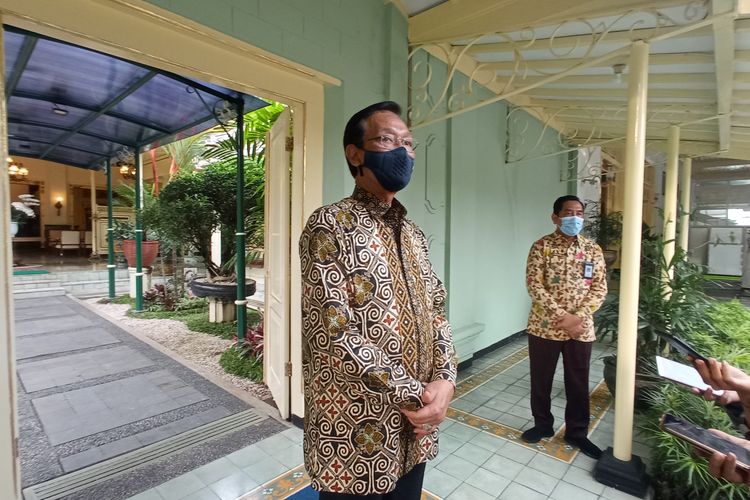 Sultan saat ditemui di Kantor Gubernur DIY, Kompleks Kepatihan, Yogyakarta