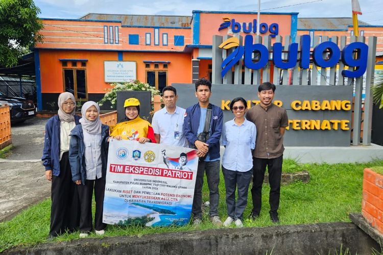 Tim Ekspedisi Patriot UI Morotai berkolaborasi dengan Bulog Ternate untuk mempercepat terwujudnya gudang beras 3T di Morotai sebagai model kedaulatan pangan dan bukti Indonesia menuju era tanpa impor beras.