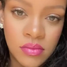 Rihanna Pamer Penampilannya Jelang Melahirkan