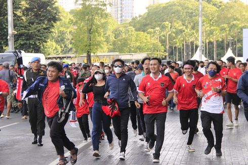 Indonesia Vs Vietnam: Suporter Berlarian, Presiden Jokowi Tiba di GBK Setelah Kickoff