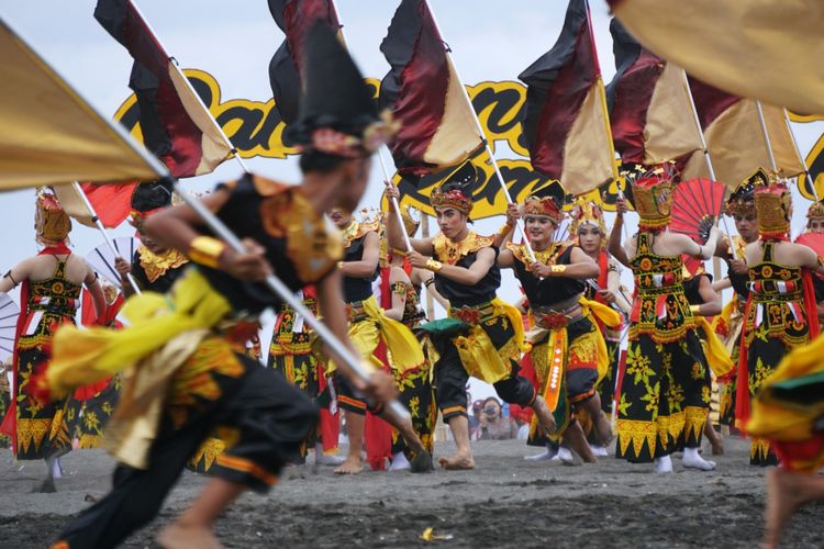 Salah satu fragmen yang menunjukkan kegigihan rakyat Blambangan di Festival Gandrung Sewu 2017