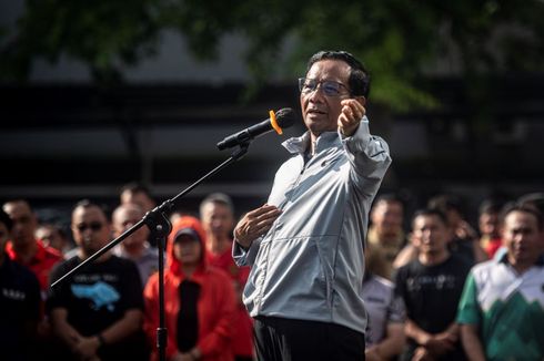 Bantah Hasto, Mahfud Tak Merasa Fungsi Menko Polhukam Diambil Jokowi