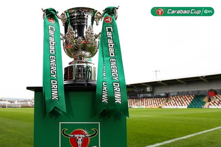 Trofi Piala Liga Inggris alias Carabao Cup. 