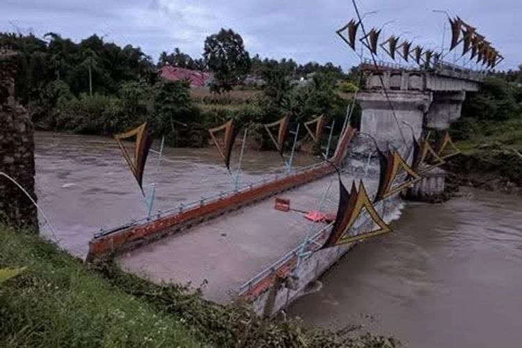 Dugaan Korupsi Jembatan di Padang Pariaman yang Roboh, Kejaksaan Tetapkan Tiga Tersangka