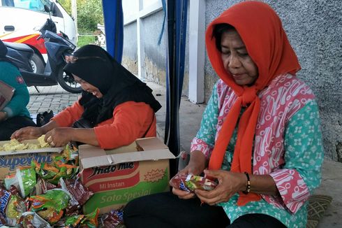 Kisah Bu Yuli, Belasan Tahun Jadi Relawan Bencana di Jakarta Utara