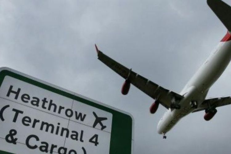 Bandara Heathrow, London.