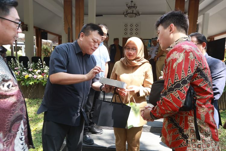 Banyuwangi Dilirik Perusahaan China Jadi Pusat Industri Tiram Ramah Lingkungan