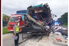 Kecelakaan Maut di Tol Cipali, Bus Pariwisata Tabrak Truk Beras, 5 Orang Tewas