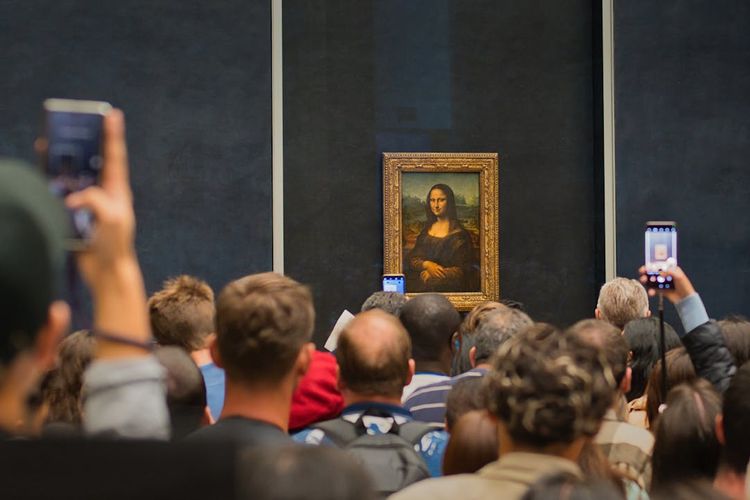 Lukisan Monalisa masih menjadi daya tarik wisatawan berkunjung ke Museum Louvre.