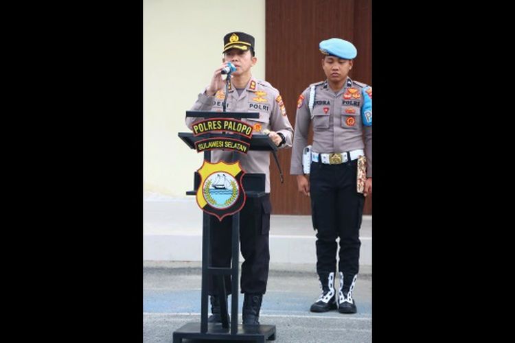 Kepolisian Resor (Polres) Palopo, Sulawesi Selatan, bergerak cepat menelusuri dugaan keterlibatan salah satu oknum polisi dalam perkelahian antarwarga dua desa di Kabupaten Luwu, Sulawesi Selatan, Sabtu (11/10/2025) malam hingga Minggu (12/10/2025) dini hari. Kapolres Palopo AKBP Dedi Surya Dharma, memerintahkan agar kasus ini ditangani secara profesional dan transparan. Minggu (12/10/2025)