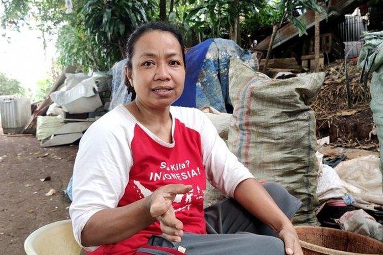 Fatimah warga korban tanah longsor di Pasir Putih, Depok, Jawa Barat, Selasa (3/8/2021).