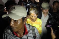 Ibu dan Kakak Kandung Tersangka Pembunuh Engeline Datangi Mapolda Bali