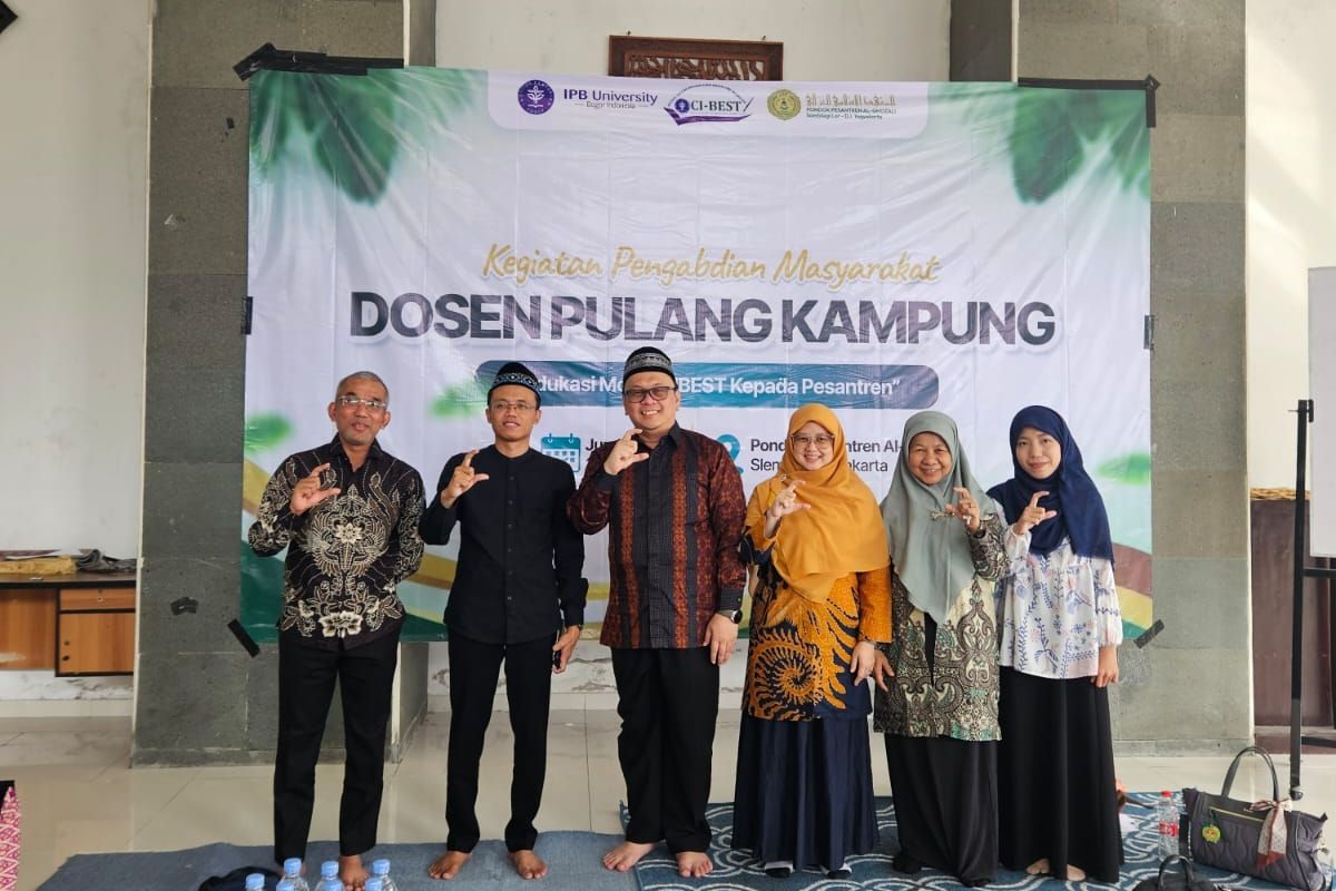 Program Dosen Pulang Kampung mengajari santri memahami konsep kemiskinan dan kesejahteraan