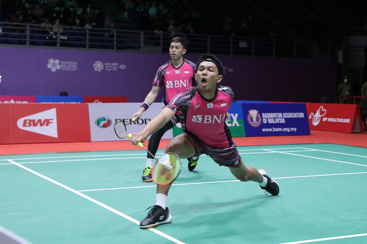 Pasangan ganda putra Indonesia, Fajar Alfian/Muhammad Rian Ardianto saat beraksi di Malaysia Masters 2022 di Axiata Arena, Malaysia. Kini Fajar/Rian akan berjuang di Singapore Open 2022.