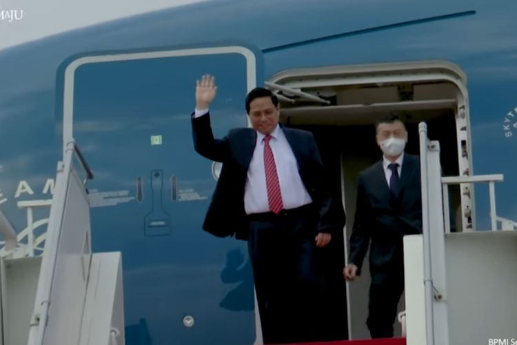 Perdana Menteri (PM) Vietnam Ph?m Minh Chính tiba di Indonesia pada Jumat (23/4/2021).   PM Vietnam dan rombongan tiba di Bandara Internasional Soekarno-Hatta, Tangerang, Banten, sekitar pukul 10.45 WIB dengan menggunakan pesawat Vietnam Airlines.