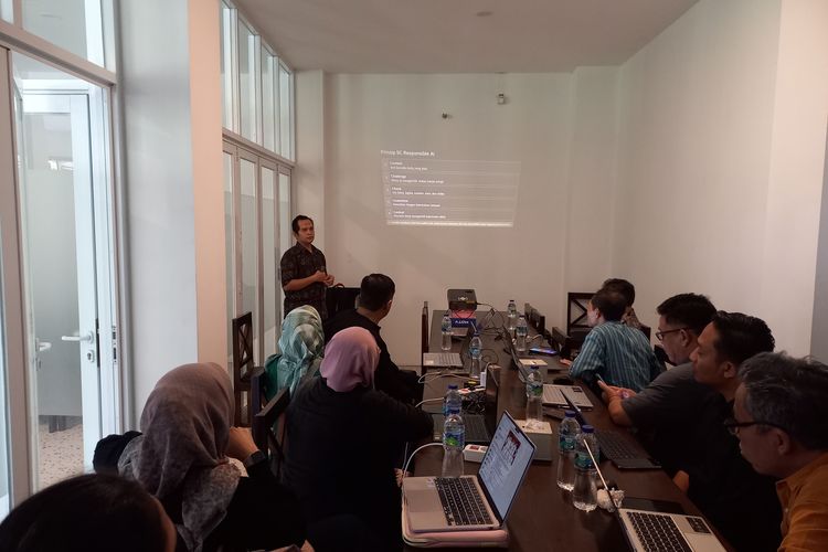 Dosen UI Beri Pelatihan AI untuk ASN, Peserta: Pekerjaan 8 Jam Bisa Selesai 1 Jam