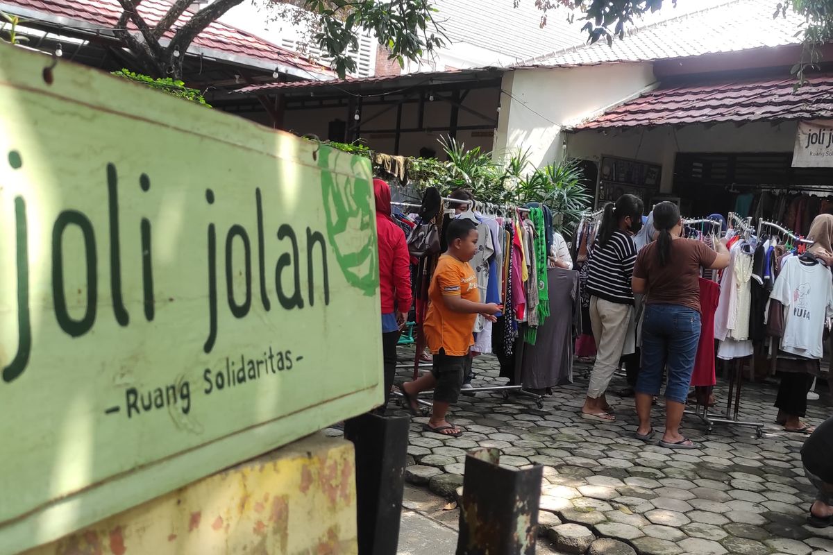Suasana kegiatan di Ruang Solidaritas Joli Jolan yang tertelak di sebuah rumah di Jalan Siwalan Nomor 1, Kerten, Kecamatan Laweyan, Kota Solo, Sabtu (25/5/2024).