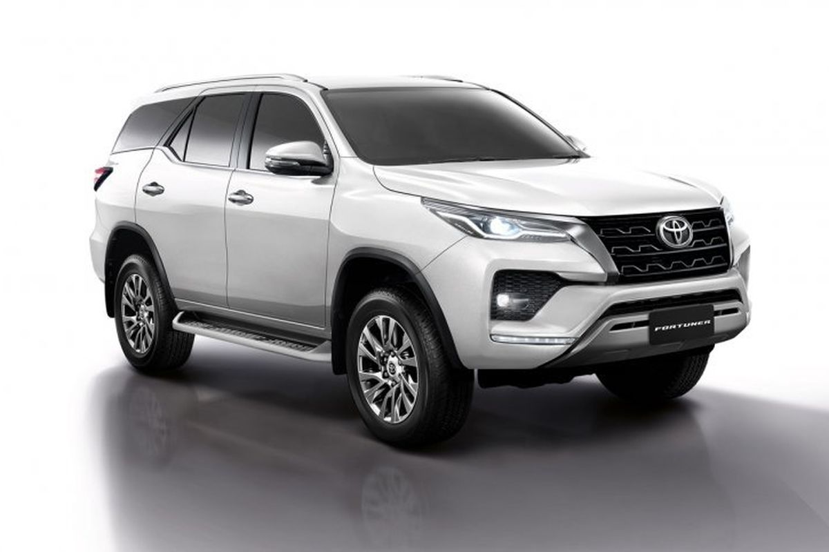 Toyota Fortuner facelift.