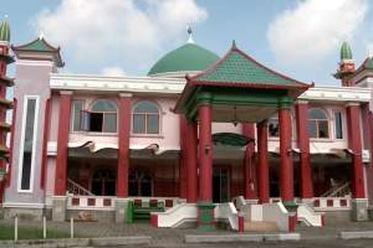 Masjid  Al Islam Muhammad Ceng Ho di Palembang, Sumatera Selatan. 
