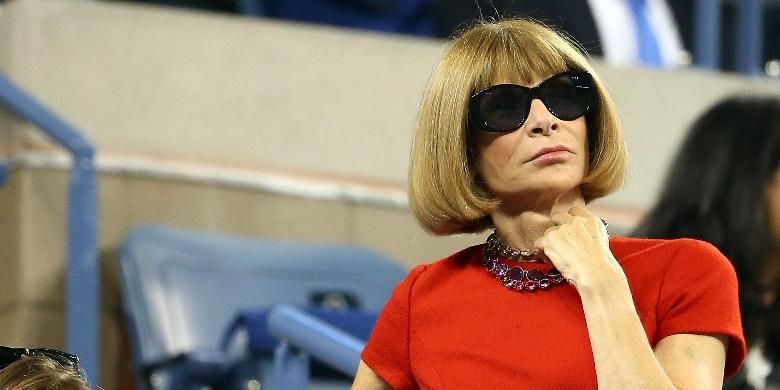 Pemimpin Redaksi malajah Vogue, Anna Wintour, hadir menyaksikan pertandingan pada hari pertama AS Terbuka di USTA Billie Jean King National Tennis Center, New York, Senin (25/8/2014).