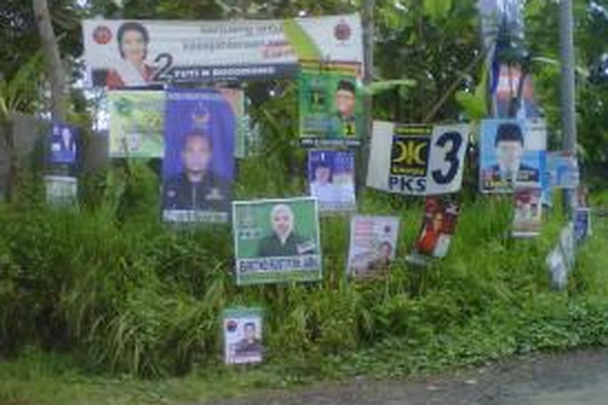 Ilustrasi: Salah satu pemandangan di Ungaran Timur, Kabupaten Semarang. Sejumlah caleg maupun parpon berlomba-lomba memasang alat peraga kampanye