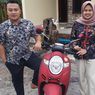 Pria Ini Beli Scoopy Pakai Uang Koin Seribuan Satu Galon