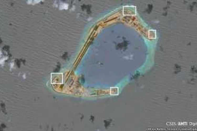 Foto satelit 17 November 2016menunjukkan, China membangun sistem pertahanan anti-rudal dan anti-pesawat terbang di pulau-pulau buatan di Laut China Selatan.