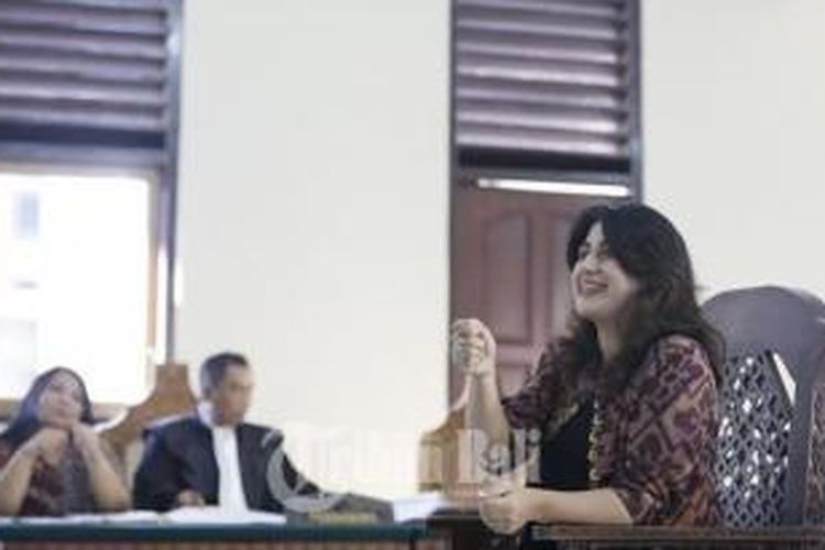 Istri mantan menteri Fadel Muhammad, Hannah Hasanah Muhammad, bersaksi di PN Denpasar, Bali, Kamis (21/5/2015) sore. 