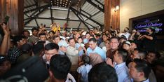 Makan Siang bersama Masyarakat Medan, Prabowo Ingatkan untuk Terus Jaga Persatuan