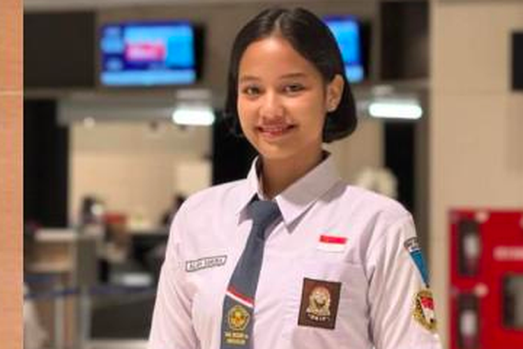 Aliah Sakira, Siswi SMAN 14 Makassar yang Jadi Pembawa Baki Penurunan Bendera di Istana Merdeka