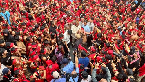 Tiru Suara Teriakan Perang, Prabowo Nostalgia Dibantu Suku Dayak dalam Operasi Timor Timur