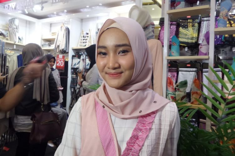 Fatin Shidqia berpose dalam acara Muslim Fashion Festival di JCC, Jakarta Pusat, Minggu (22/4/2018).