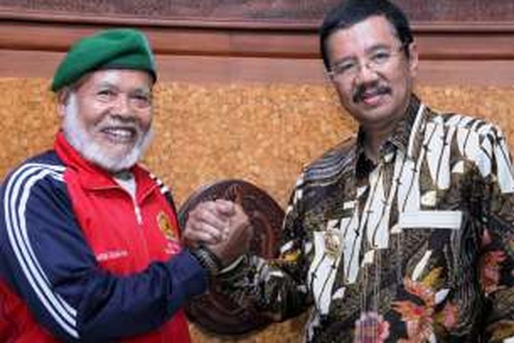 Kang Andik disambut Gubernur Sumatera Utara H T Erry Nuradi saat menyinggahi Kota Medan, Rabu (11/1/2017)