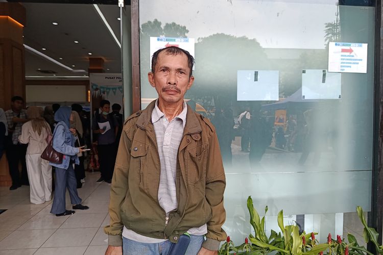 “Cari Kerja Sulit, tapi Jangan Frustrasi Saat Lamaran Ditolak” Pesan Ayah untuk Anak di Job Fair