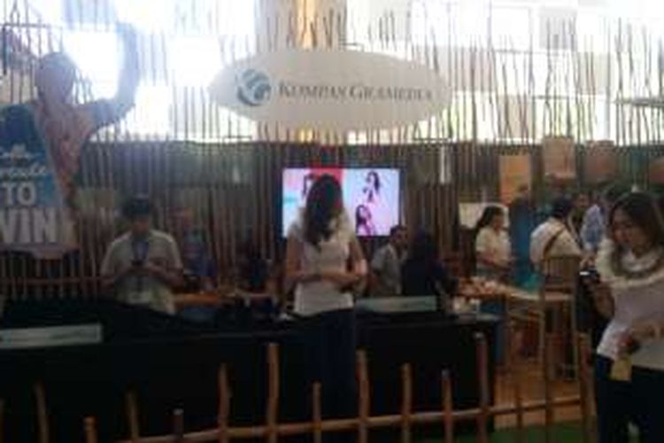 Stand Kompas Gramedia di acara APMF dengan tema Collaborate to WIN, Nusa Dua, Kamis(12/5/2016)