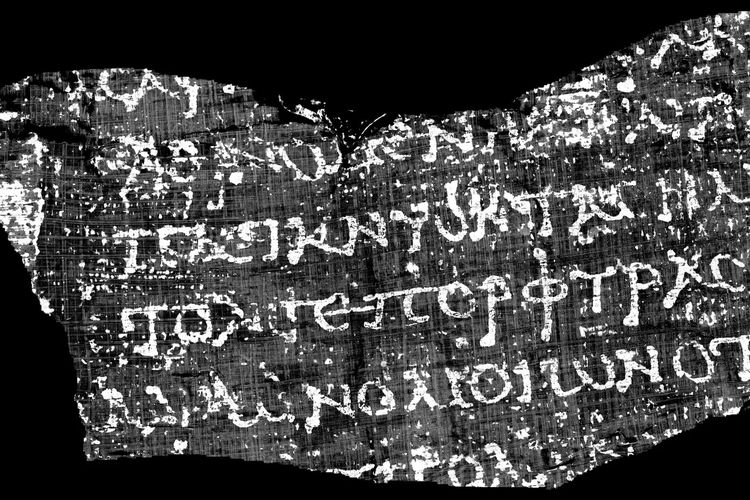 Tanpa Dibuka, Gulungan Papirus Pompeii Berusia 2.000 Tahun Terbaca AI