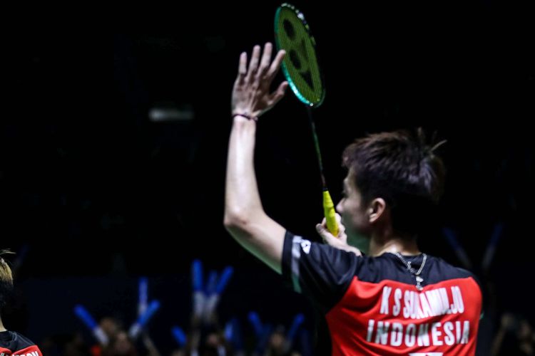 Pasangan ganda putra Indonesia, Marcus Gideon dan Kevin Sanjaya saat melawan ganda putra China, Li Jun Hui dan Liu Yu Chen dalam babak semifinal Blibli Indonesia Open 2019 di Istora Senayan, kompleks GBK, Jakarta, Sabtu (20/7/2019). Ganda putra Indonesia, Marcus Gideon dan Kevin Sanjaya menang dengan skor 21-9 21-13.