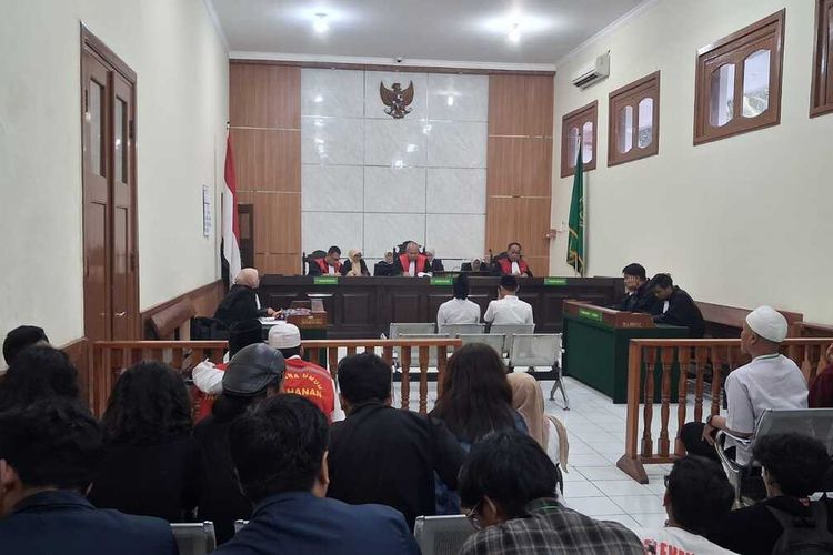Dua Terdakwa Perusakan saat Demo Agustus di DPRD Jabar Divonis 1 Tahun Penjara