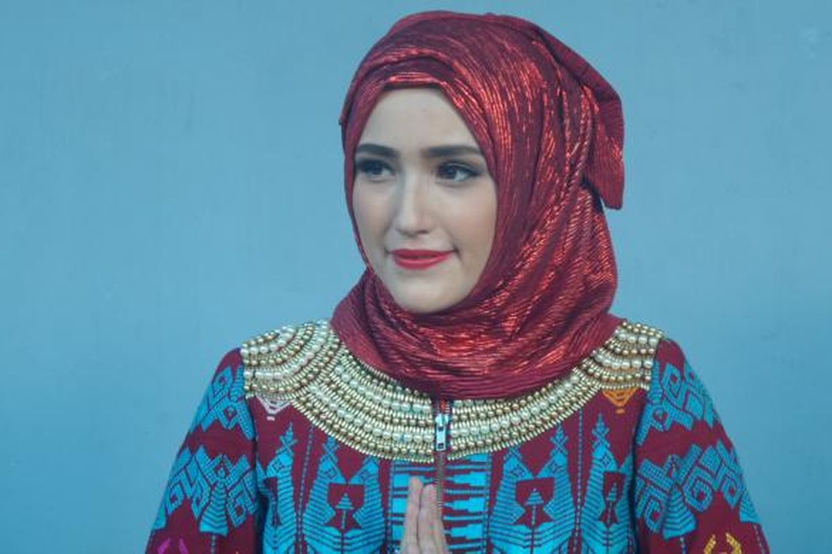 Istri Pasha Ungu, Adelia Wilhelmina, di Gedung Trans, Jalan Tendean, Jakarta Selatan, Senin (13/6/2016).