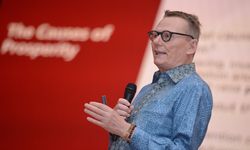 Peraih Nobel Ekonomi 2024 Sebut Kebijakan Politik Jadi Penentu Pembangunan Ekonomi