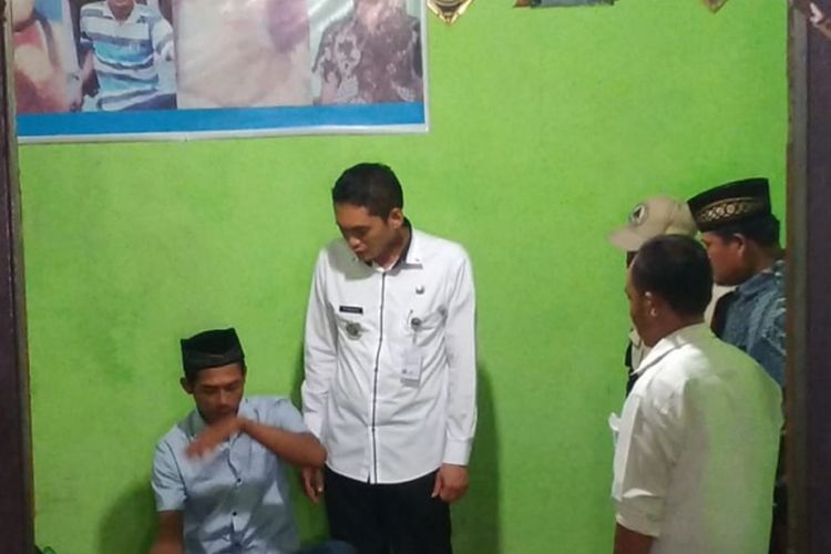 Jasad Andika Rehan (9) saat disemayamkan di rumah duka di ‎Dukuh Karangturi, Desa Setrokalangan, Kecamatan Kaliwungu, Kudus, Jawa Tengah‎, Jumat (1/2/2019).
