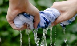 Bukan Tinta Pulpen, Ini Cairan Bluing yang Bisa Bikin Baju Putih Lagi