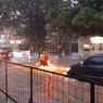 Jalan Puri Mutiara Raya Cipete Terendam Banjir, Sejumlah Motor Mogok