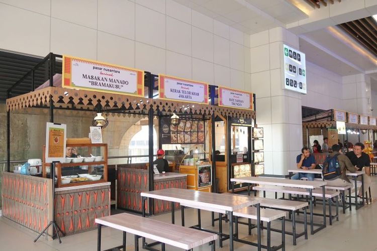 Beberapa tenant UMKM yang berada di Stasiun Halim, Jakarta Timur.
