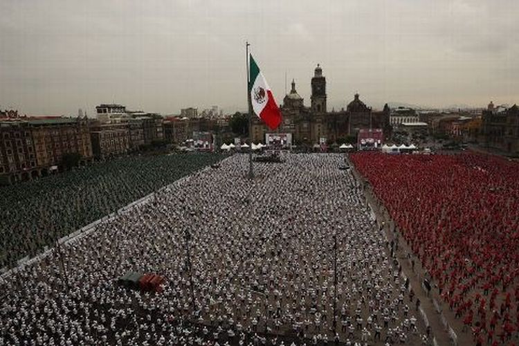 14.299 orang di Mexico City tengah memecahkan rekor kelas tinju dengan jumlah peseta terbanyak di dunia, Sabtu (18/6/2022).