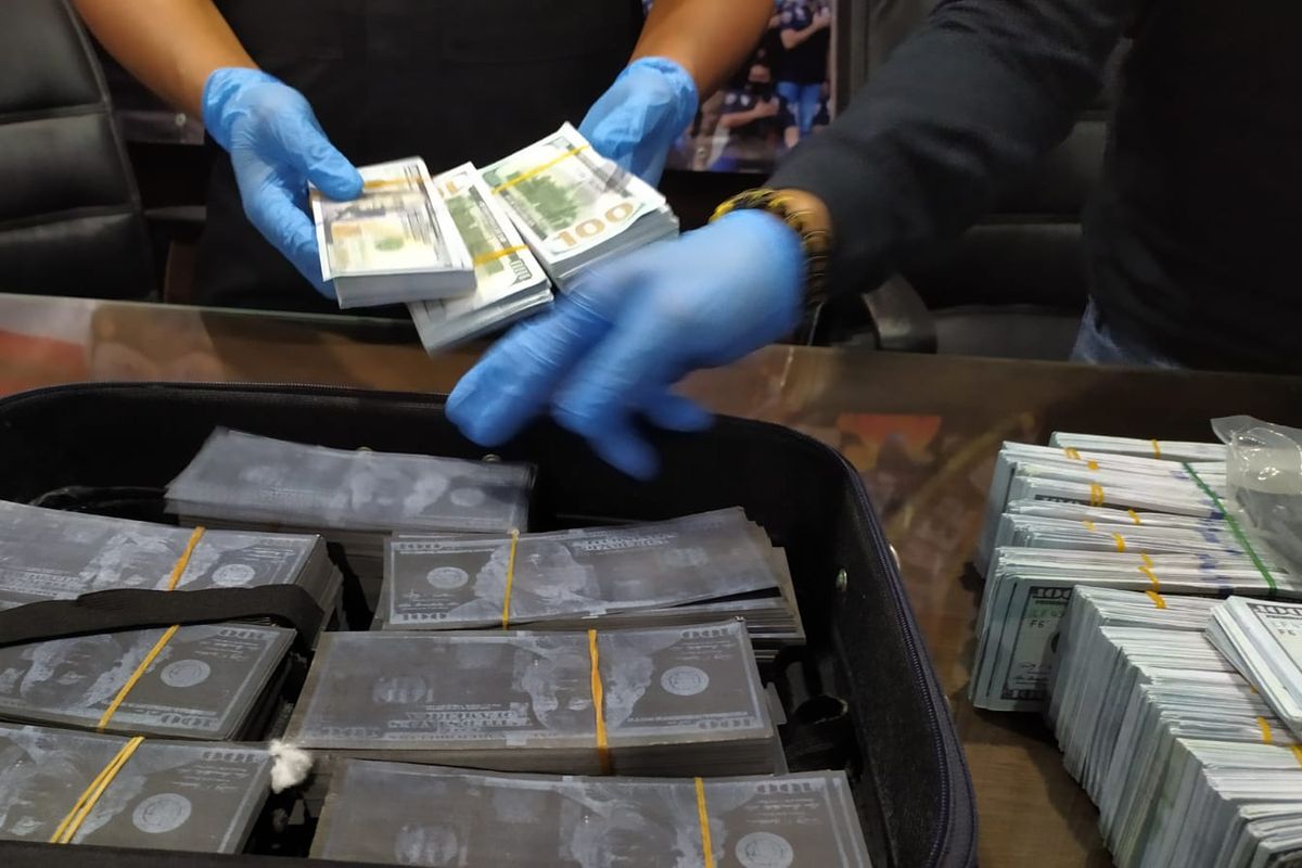 Pencucian uang atau money loundering menjadi hal umum di kalangan pejabat koruptor di Indonesia.