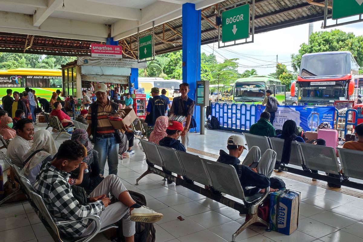 Terminal Kampung Rambutan Masih Padat Usai Puncak Arus Balik
