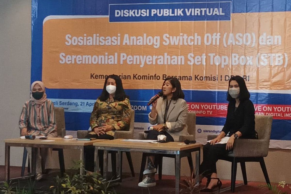 Diskusi Publik Virtual: Sosialisasi Analog Switch Off (ASO) Kementerian Kominfo Bersama Komisi I DPR RI yang berlangsung secara hybrid di Kualanamu, Deli Serdang, Sumatera Utara, Kamis, (21/04/2022).