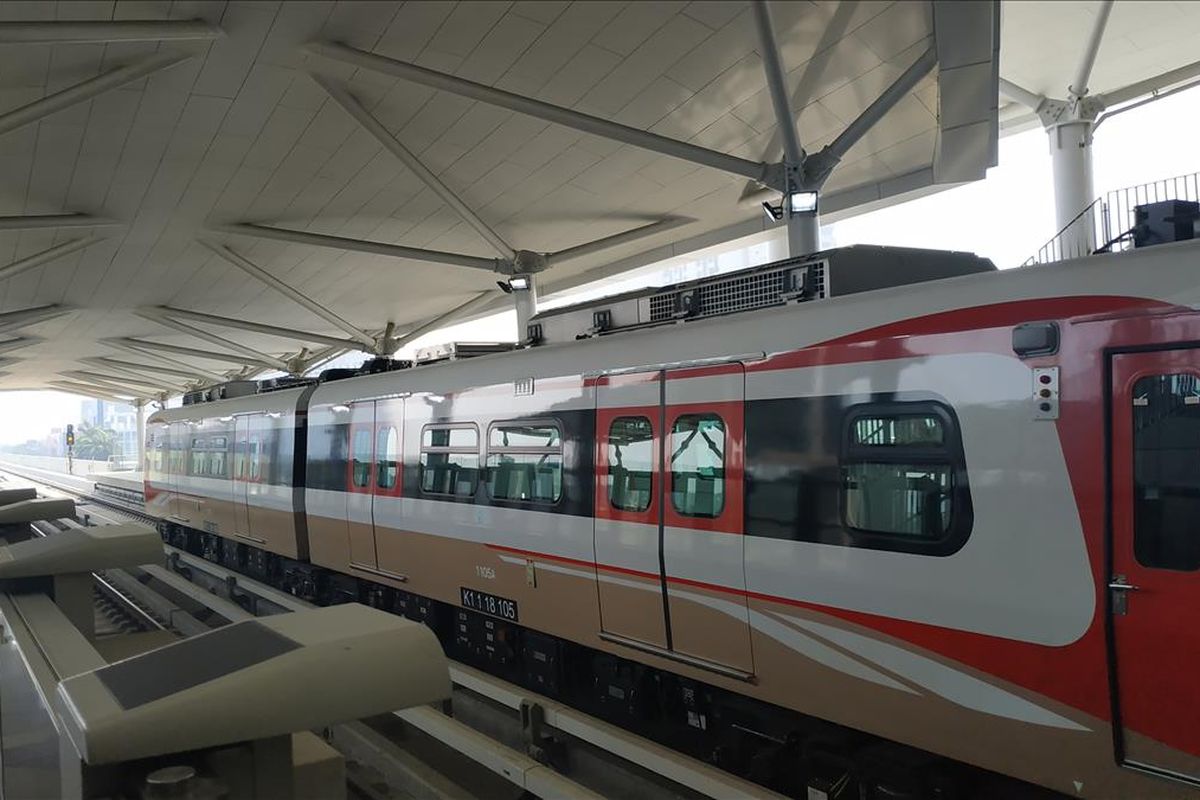 Satu rangkaian kereta LRT Jakarta terdiri dari dua gerbong.